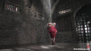 Redhead babe is trying extremely tight bondage