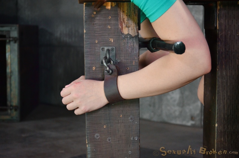 Hardcore threesome action with a submissive white slut