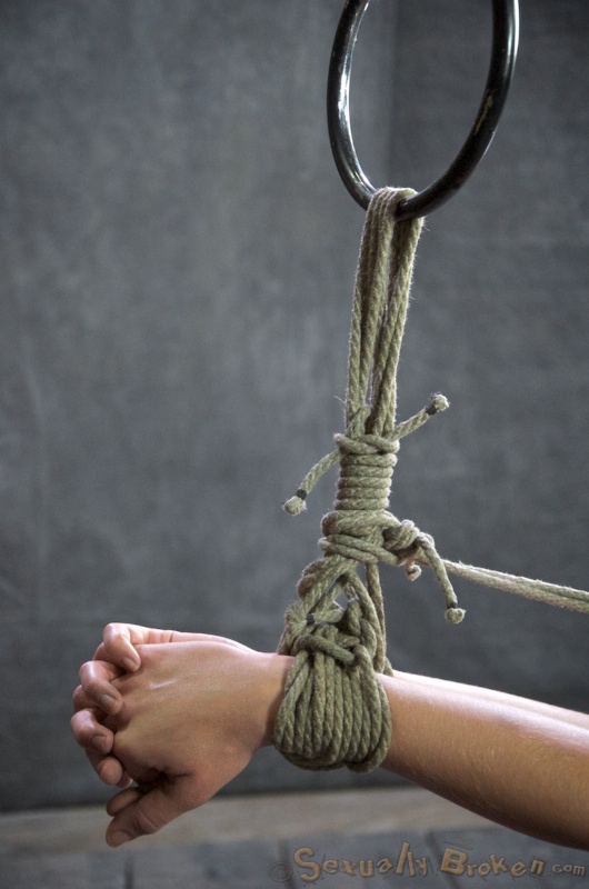 Young MILF hardly fucked in her beautiful face