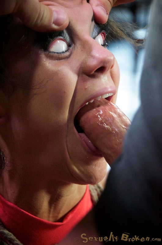 Tattooed hottie Bonnie Rotten sexually destroyed BDSM style