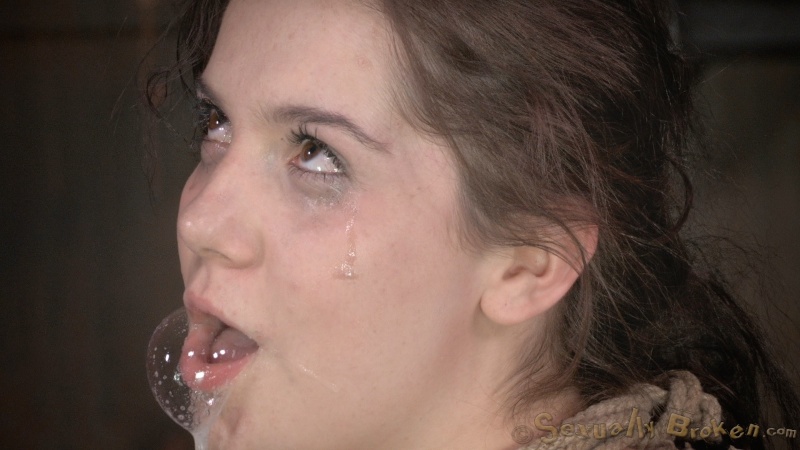 Very sloppy and deep blowjob by a blindfolded teen