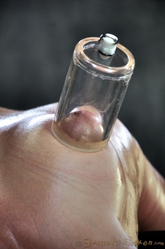 Flexy chained slut used for oral sex in the dungeon